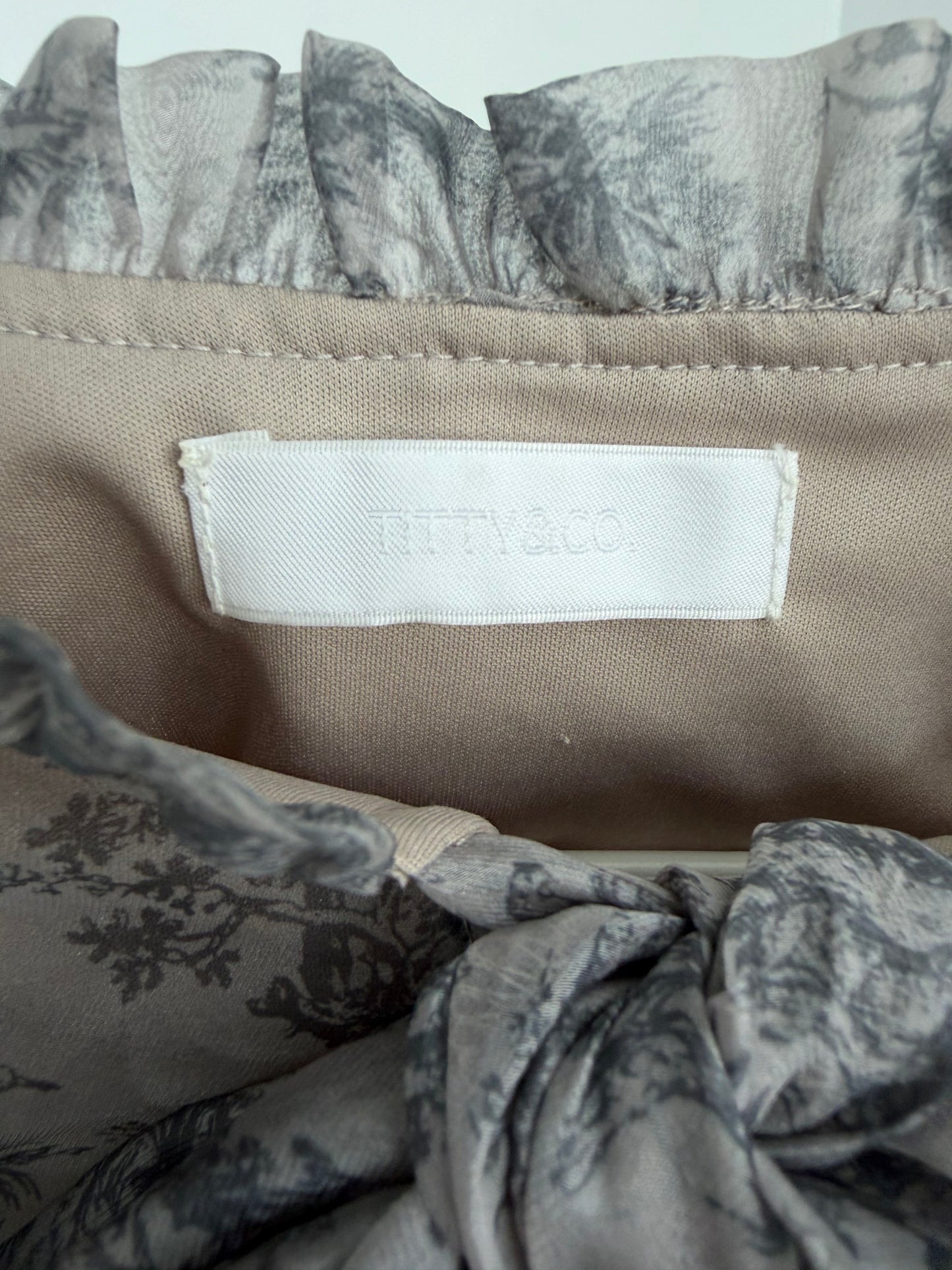 TITTY&CO. Ribbon Blouse and Jumper Skirt Set