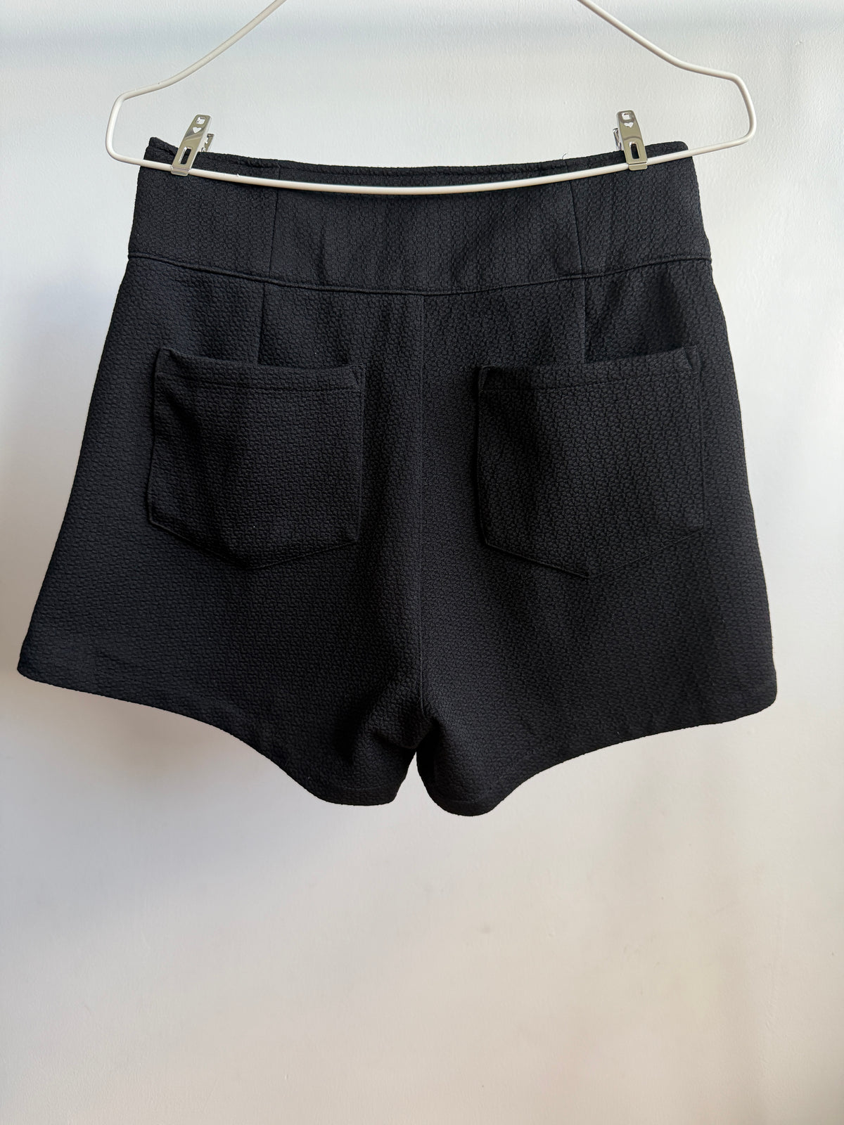 INGNI Black High-Waisted Textured Shorts With Buttons Back Side